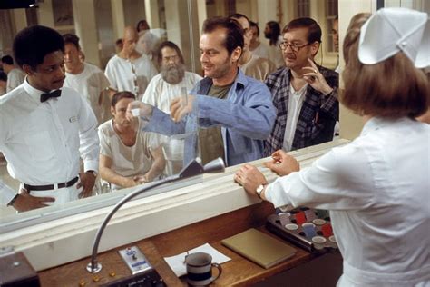 One Flew Over the Cuckoo's Nest - Uma jornada perturbadora pela sanidade e rebeldia na América dos anos 70!